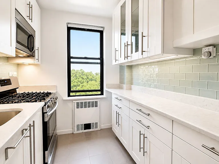 1119 Ocean Pkwy #3G — Photo 3