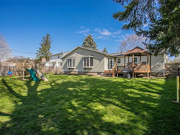 3rd image of 26 Jennie Ln