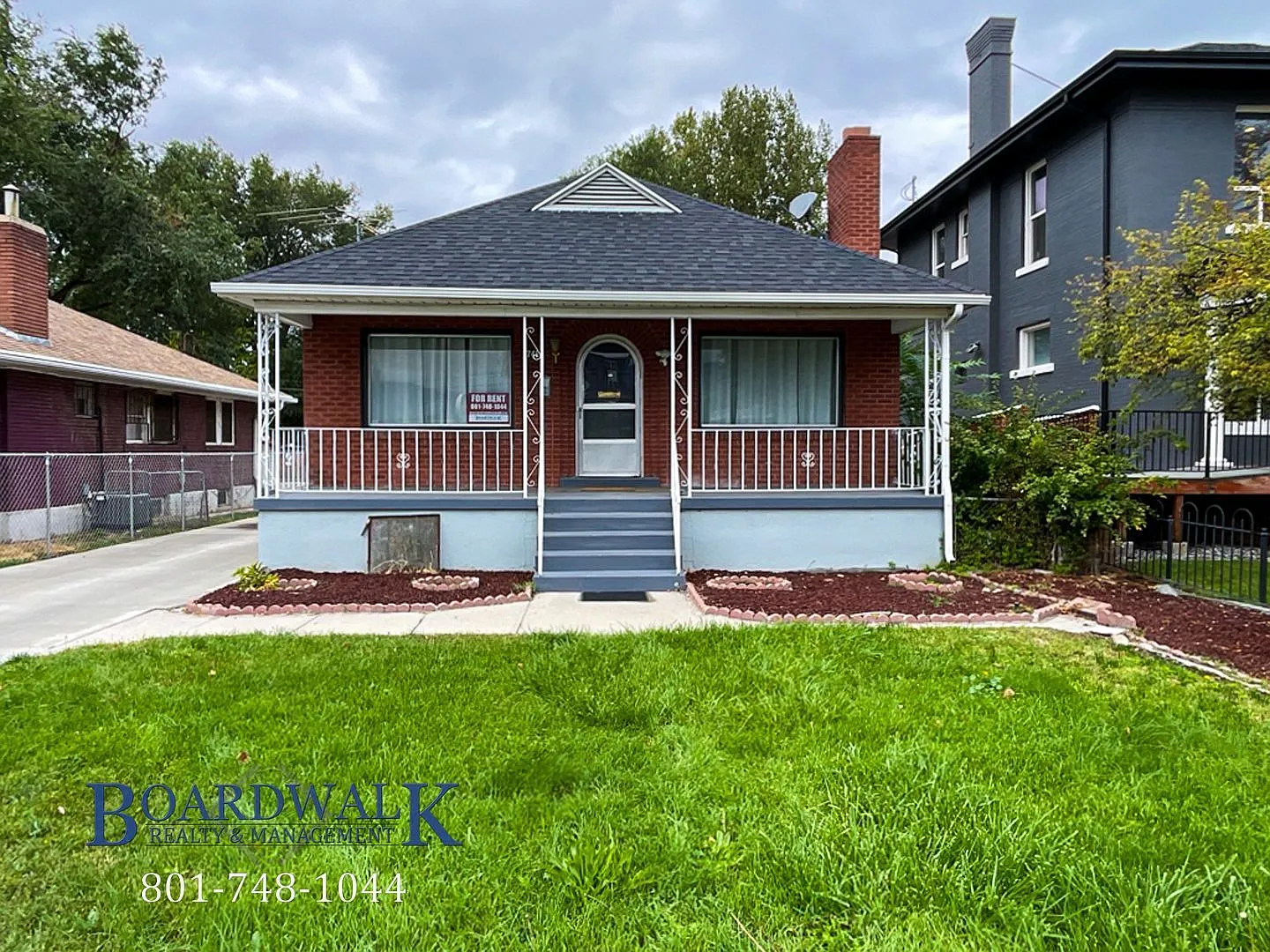 3 bed, 1.0 bath, 1400 sqft, $1,725 — Photo 1