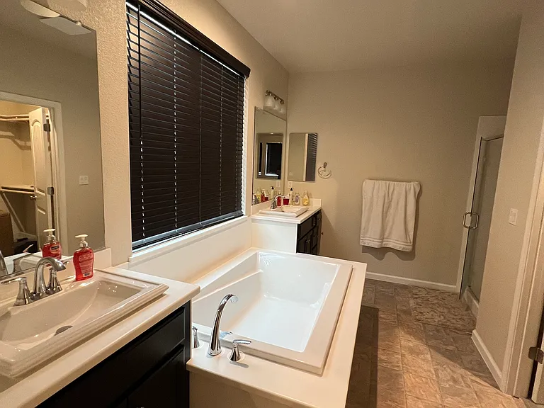 2101 Melody Ln — Photo 23