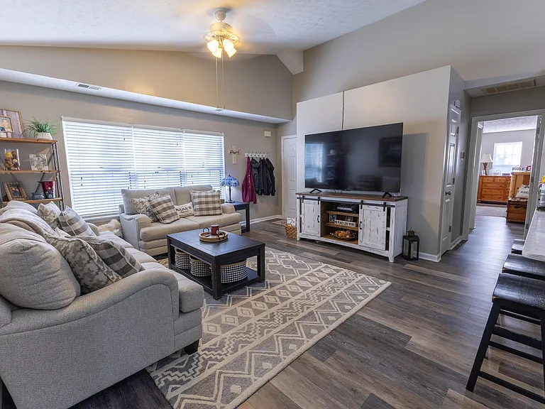 4216 Kensington Garden Ct — Photo 6