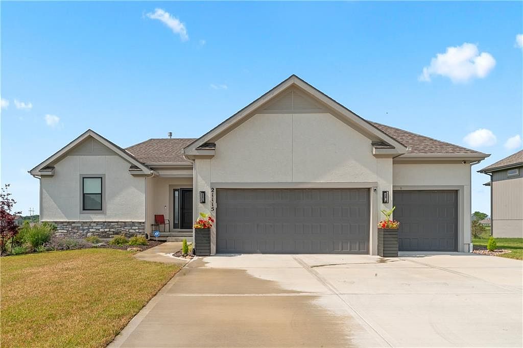 21115 W 186th Ter, Spring Hill, KS 66083 | MLS #2553346 | Zillow
