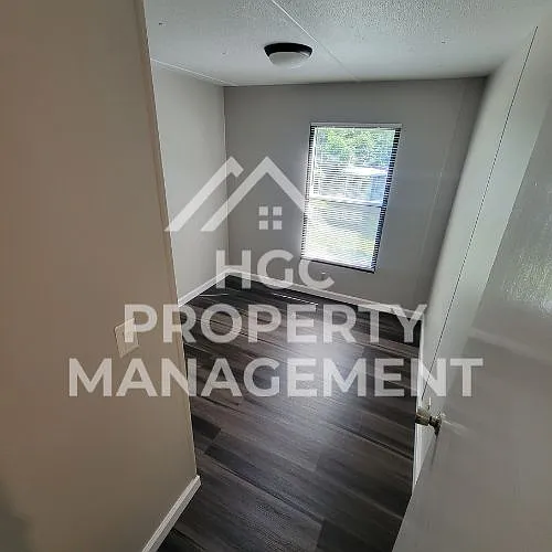 240 Penny Ln — Photo 9