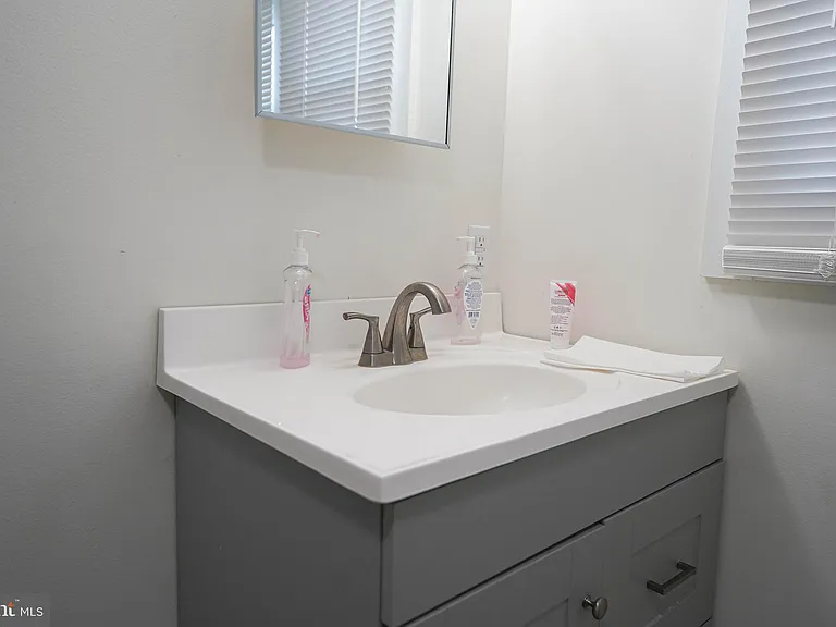 231 Newton St #B — Photo 22