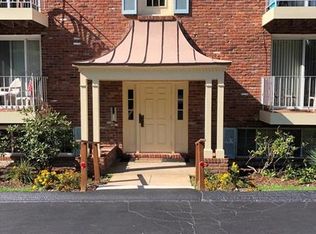 326 New World Dr, Jefferson Hills, PA