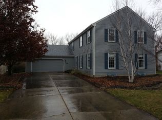 2367 Wyckwood Dr, Aurora, IL 60506