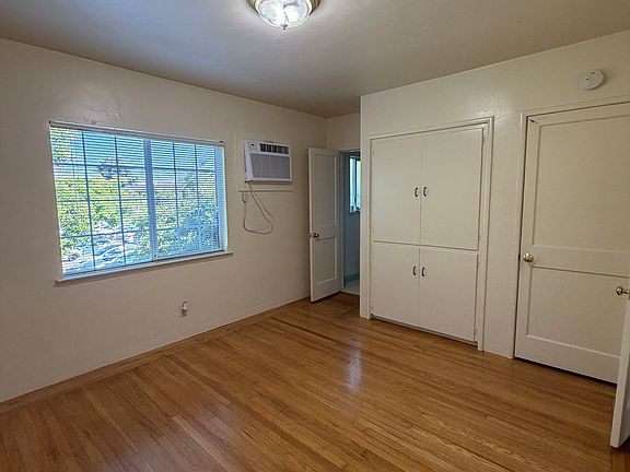 4th image of 2813 P St #18