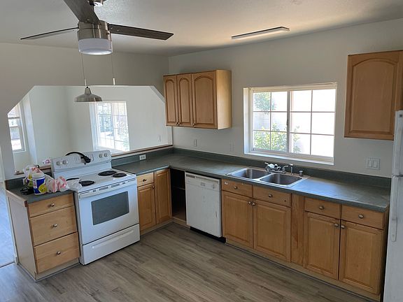 4th image of 3732 Tacoma Ave S #B