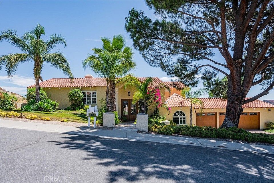1st image of 30 Sage Ln