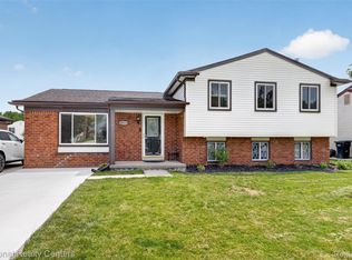 40014 Eagle Dr, Sterling Heights, MI 48310