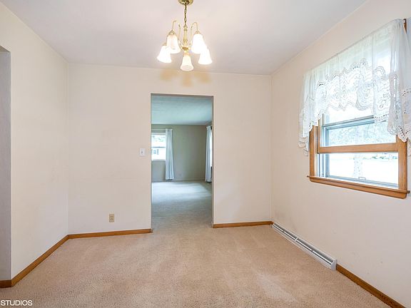 3rd image of 1862 N Donna Dr