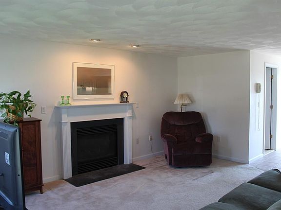 3rd image of 162 Neponset St