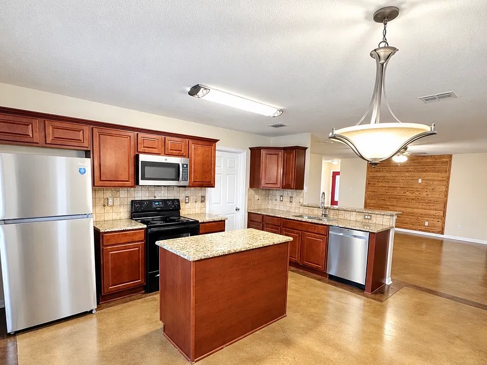 1012 Triple Crown Dr