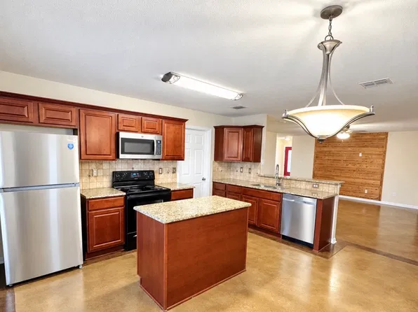 1012 Triple Crown Dr, Fort Worth, TX 76179