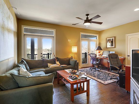 4th image of 146 Harbour Town Ct