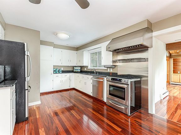 5th image of 1306 Beechwood Dr