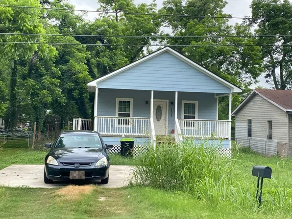 109 E Emily Ave, Wharton, TX 77488