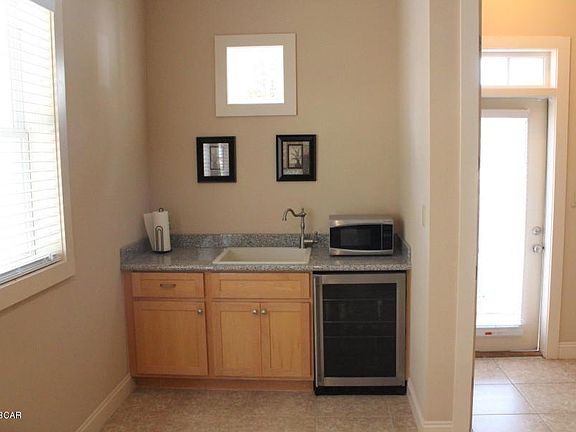4th image of 6240 Thomas Dr