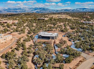 17 Sundance Ridge Cir, Santa Fe, NM 87506