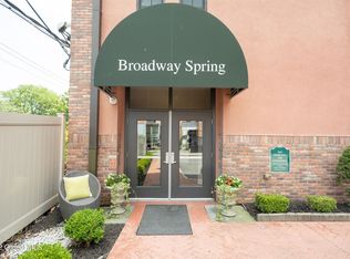 5 Spring St APT 402, Saratoga Springs, NY 12866