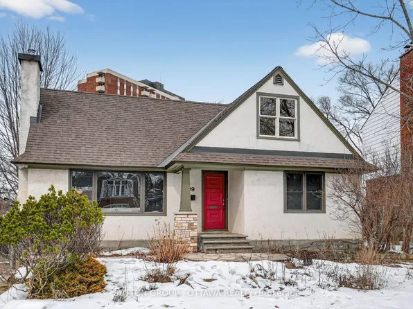 499 Neighbourhood Way, Ottawa, ON K1G 0J3