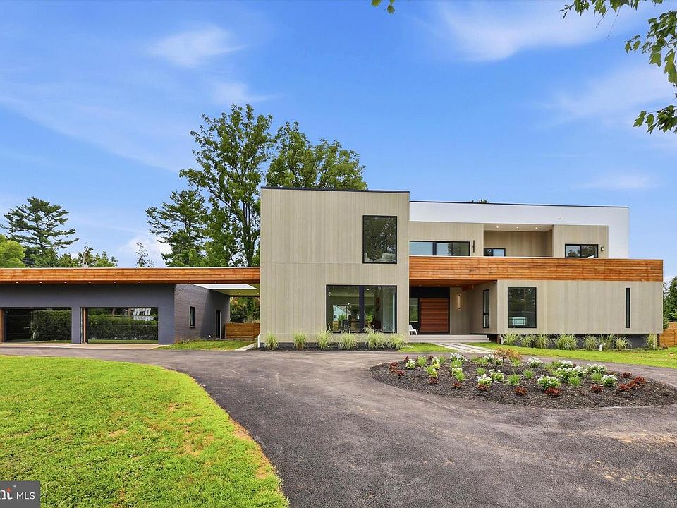 1st image of 404 Dorset Rd