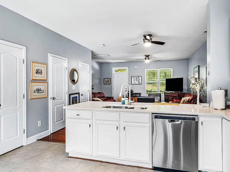 76 Millbrook Dr — Photo 12