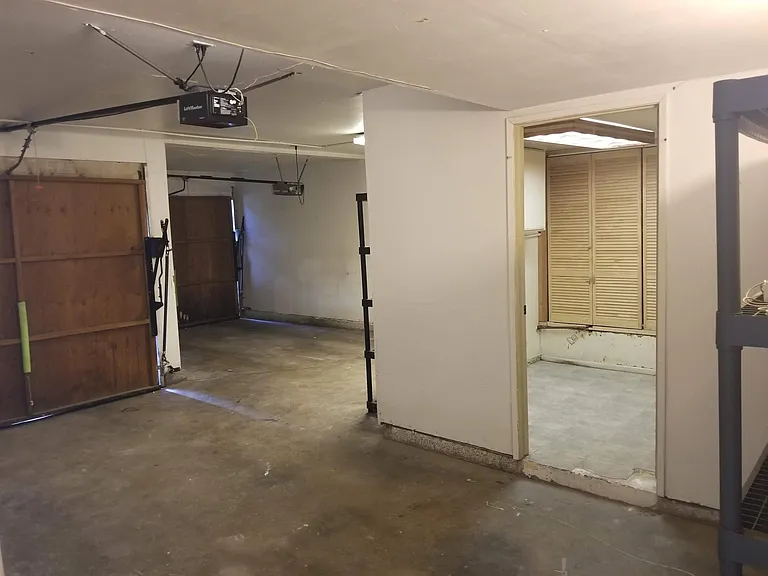 3601 Loggers Ln — Photo 7