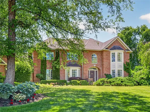 8 Saint Andrews Hl, Pittsford, NY 14534