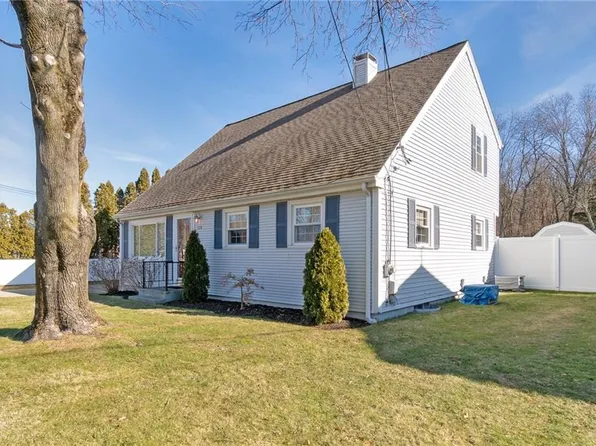 171 Halsey Rd, Woonsocket, RI 02895
