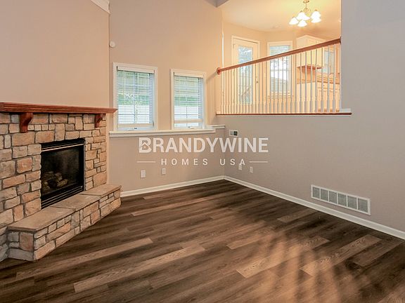 3rd image of 1112 Fox Run Trl