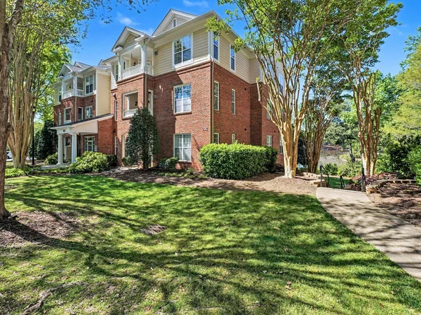 8221 Allyns Landing Way APT 204, Raleigh, NC 27615