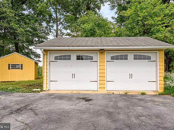 4th image of 9554 Forest Ridge Rd