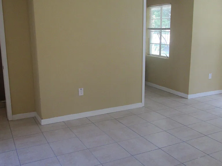 2408 W Fig St #A — Photo 13