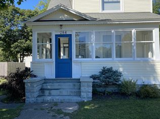 284 1/2 Fairbanks Ave, Holland, MI 49423