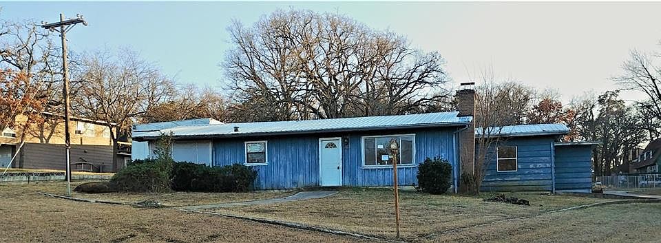 1st image of 1899 Hillcrest Cir