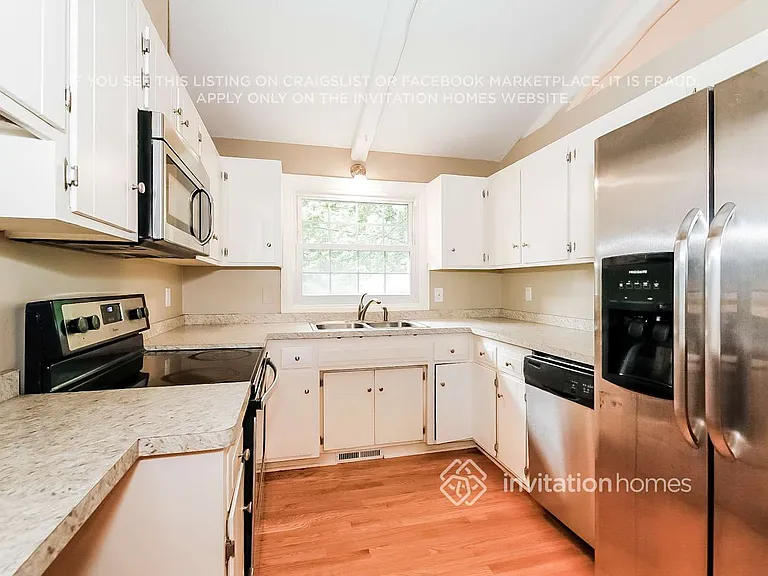 1716 Lamplight Dr — Photo 9