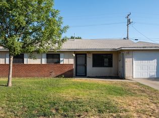 10795 Beverly Dr, Hanford, CA 93230