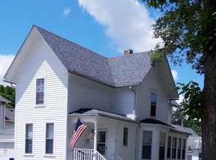 3 Madison St, Algonquin, IL 60102