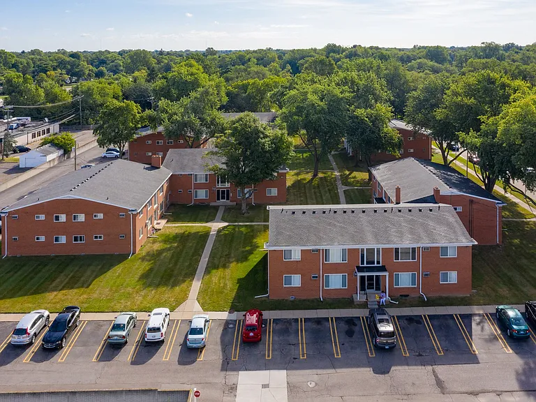 Livonia Apartments — Photo 3