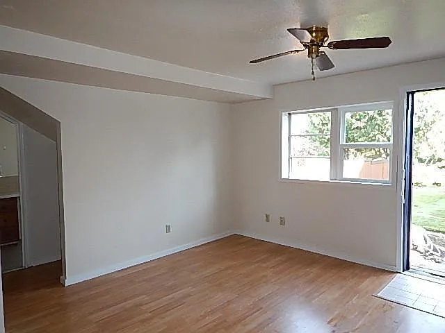 2428 E Grand Ave #4 — Photo 9