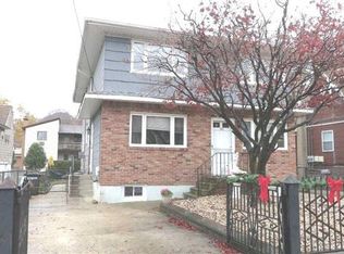 89 Firwood Rd, Port Washington, NY 11050