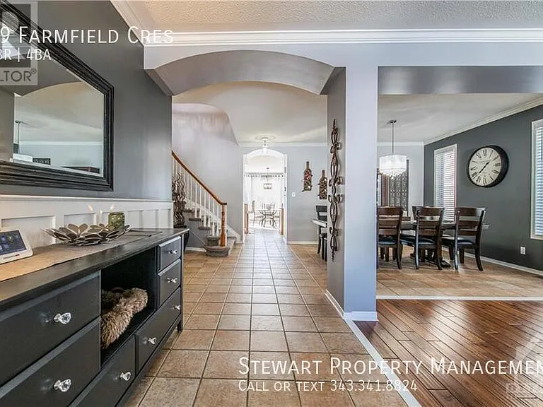 19 Farmfield Cres — Photo 4