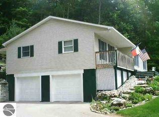 3249 W Orchard Hill Rd, Bellaire, MI 49615