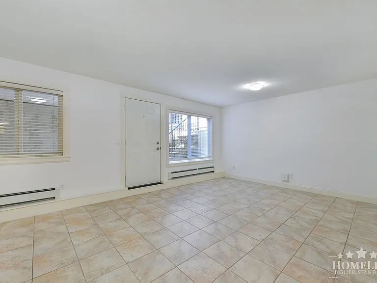 6129 148th St #BASEMENT — Photo 8