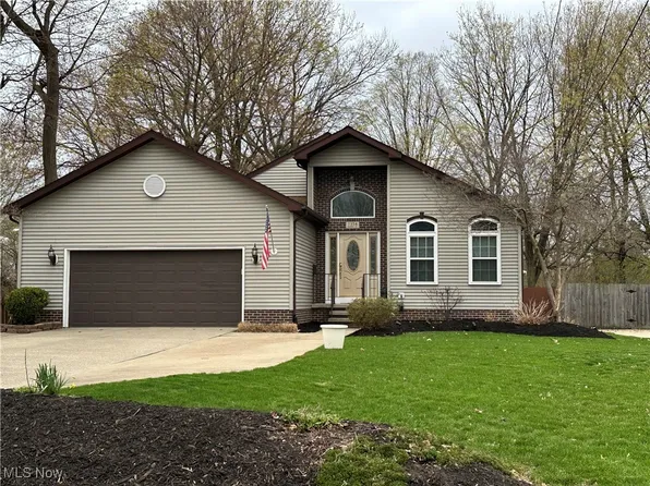 7354 Maple St, Mentor, OH 44060
