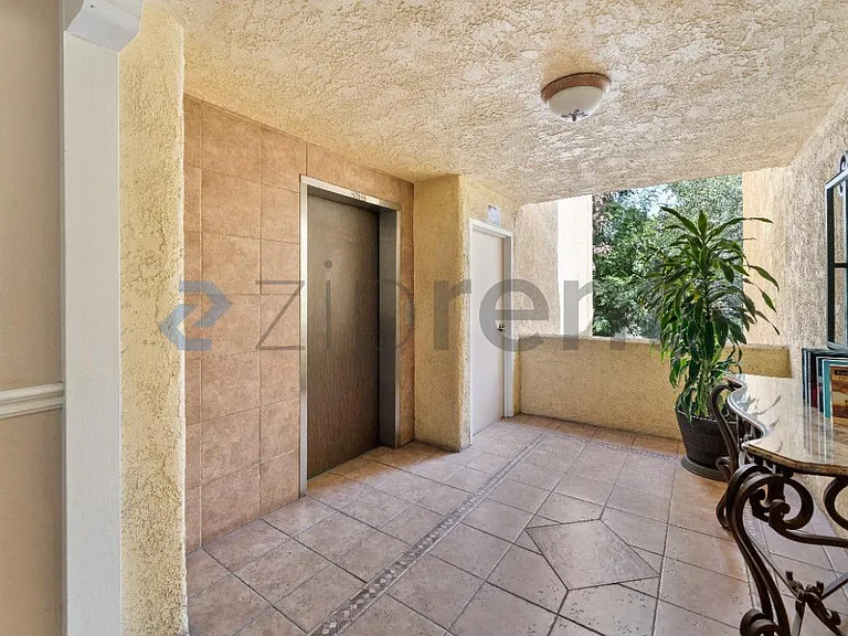 5257 Radford Ave #205 — Photo 20