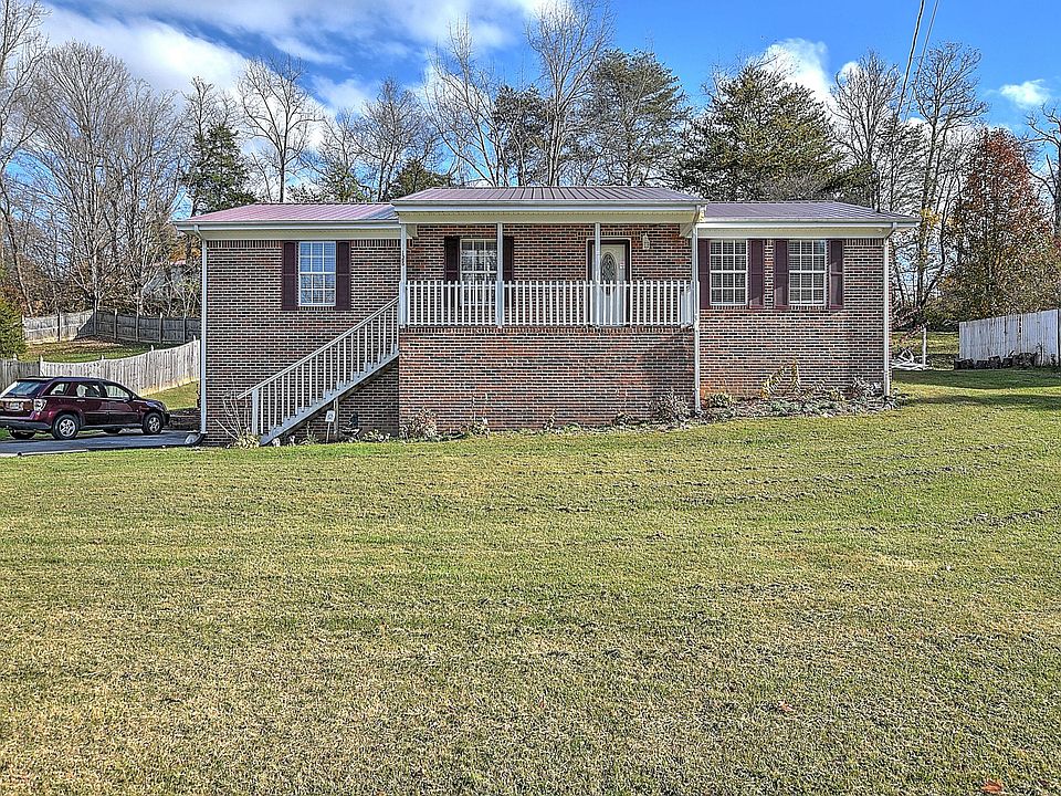 1st image of 185 Woodland Cir