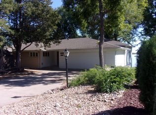 416 Seagull Dr, North Platte, NE 69101