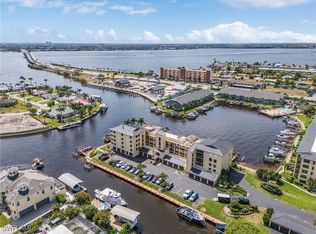 4647 SE 17th Pl APT 103, Cape Coral, FL 33904
